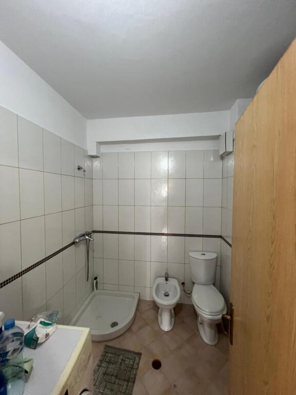 🏡 Appartamento 2+1+2 in vendita – 95 m², vicino all'Hotel Adriatik, Spiaggia di Durazzo