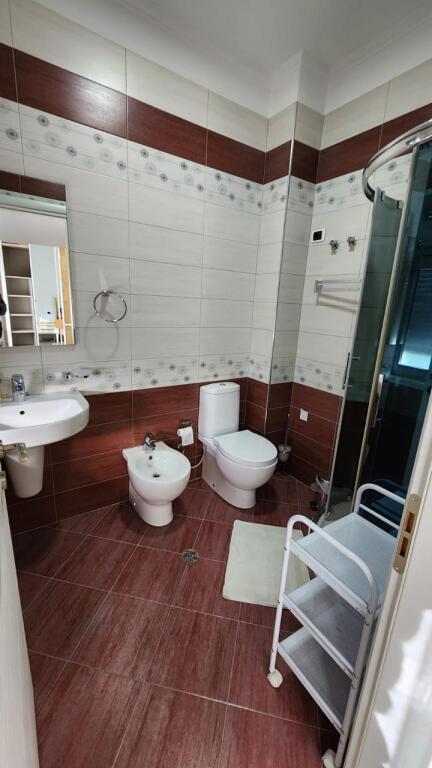 Appartamento 3+1 in affitto a Liqeni, Tirane