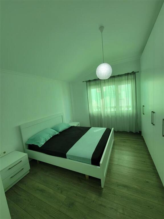 Jepet apartament duplex (2+1) me qera tek blloku ambasadave, prane zogut zi