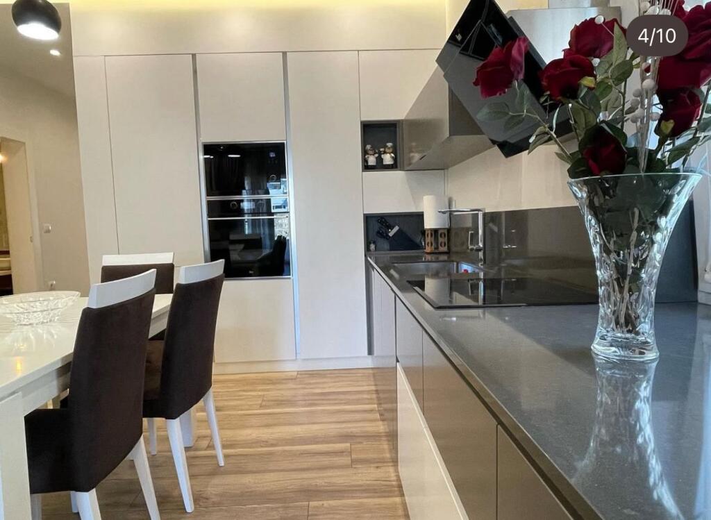 Apartament me qera 3+1 tek Kopshti Botanik