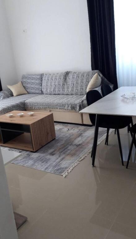 Affittasi 2+1 ad Astir per 500€