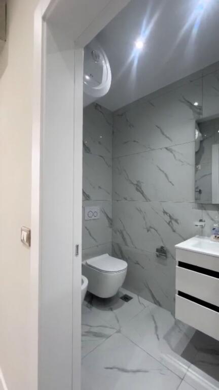 Appartamento 1+1 in affitto in via Kosovareve, Tirana