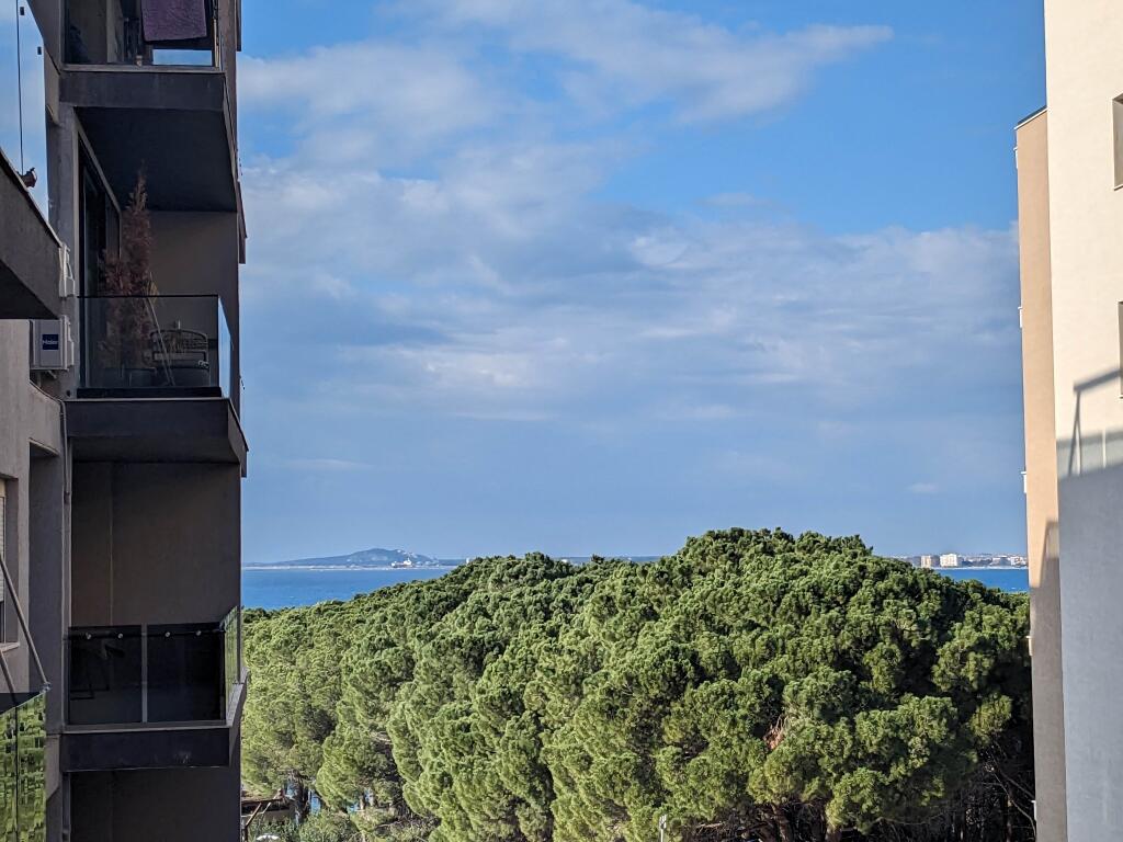 Vendesi appartamento 1+1 vicino a Marina Bay Resort - Vlore