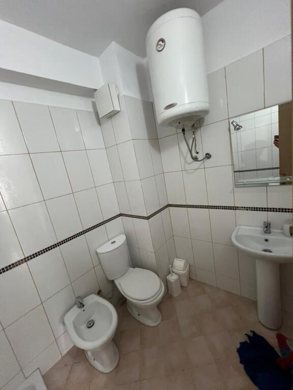 🏡 Appartamento 2+1+2 in vendita – 95 m², vicino all'Hotel Adriatik, Spiaggia di Durazzo