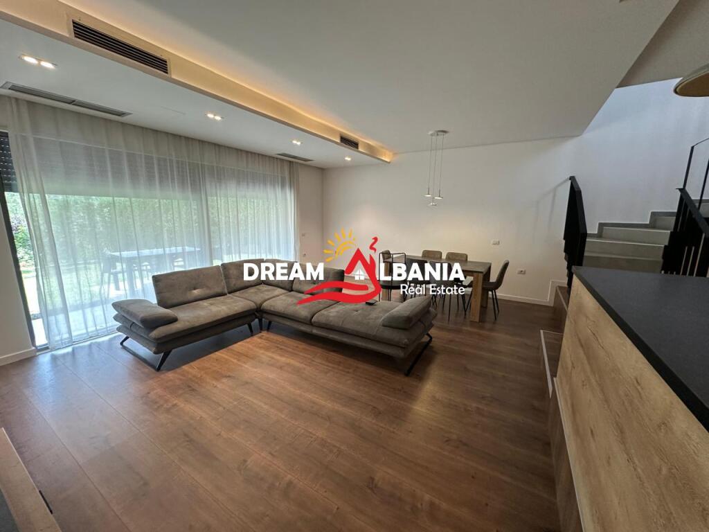 3-storey villa for rent in Mullet near OKO FARM (ID 4251402)
