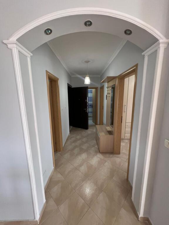 🏡 Appartamento 2+1+2 in vendita – 95 m², vicino all'Hotel Adriatik, Spiaggia di Durazzo
