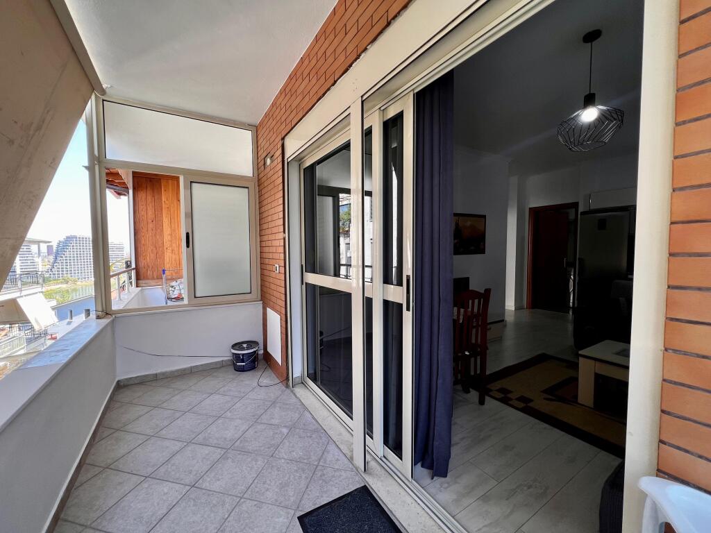 In affitto, Appartamento 1+1+ Balcone, "Lago Secco", Tirana.
