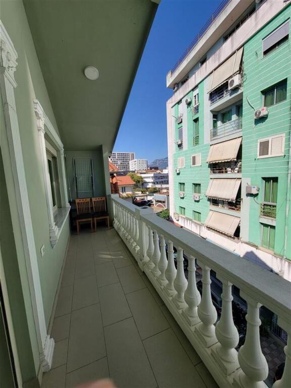 Jepet apartament duplex (2+1) me qera tek blloku ambasadave, prane zogut zi