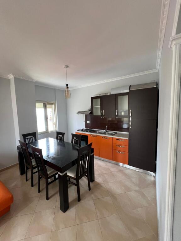🏡 Appartamento 2+1+2 in vendita – 95 m², vicino all'Hotel Adriatik, Spiaggia di Durazzo