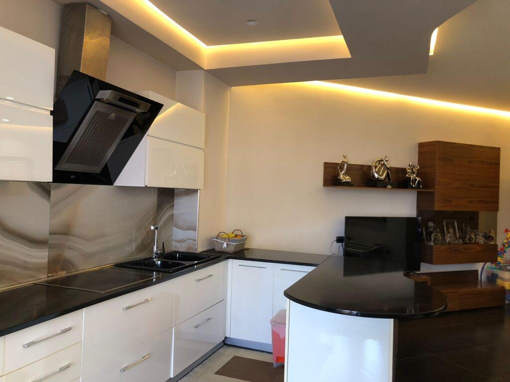 🏠 APPARTAMENTO 2+1 CON VERANDA IN VENDITA A VLORE – Vicino a CONAD