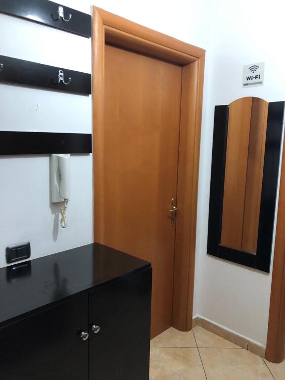 1+1,e mobiluar te nentekateshet qender,550 euro