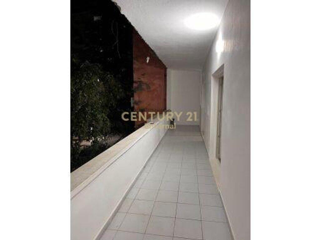 Apartament 1+1 me qera te gjimnazi Petro Nini