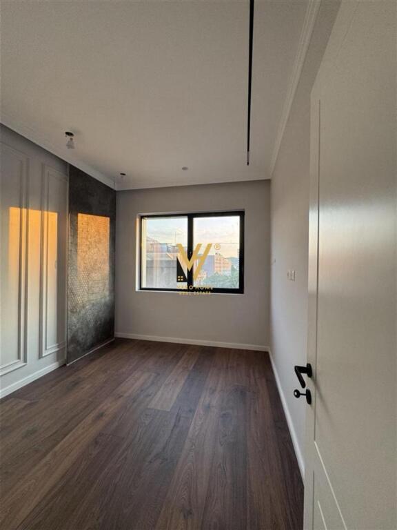 JEPET ZYRE 12M2 ME QERA NE VASIL SHANTO 400 EURO