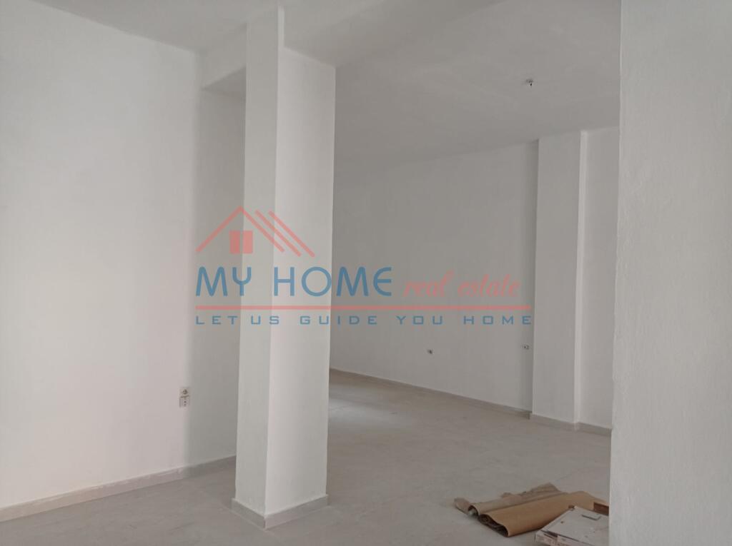Commercial space for rent at Partizani School in Tirana