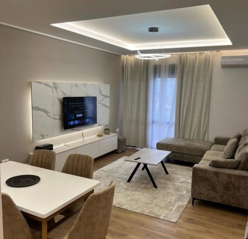 Appartamento 2+1 in vendita in Via Kavaja, vicino a Globe.