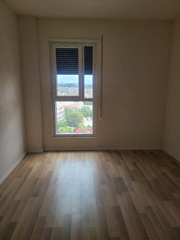AMBIENT BIZNESI ME QIRA TE TRIO TOWER DON BOSKO