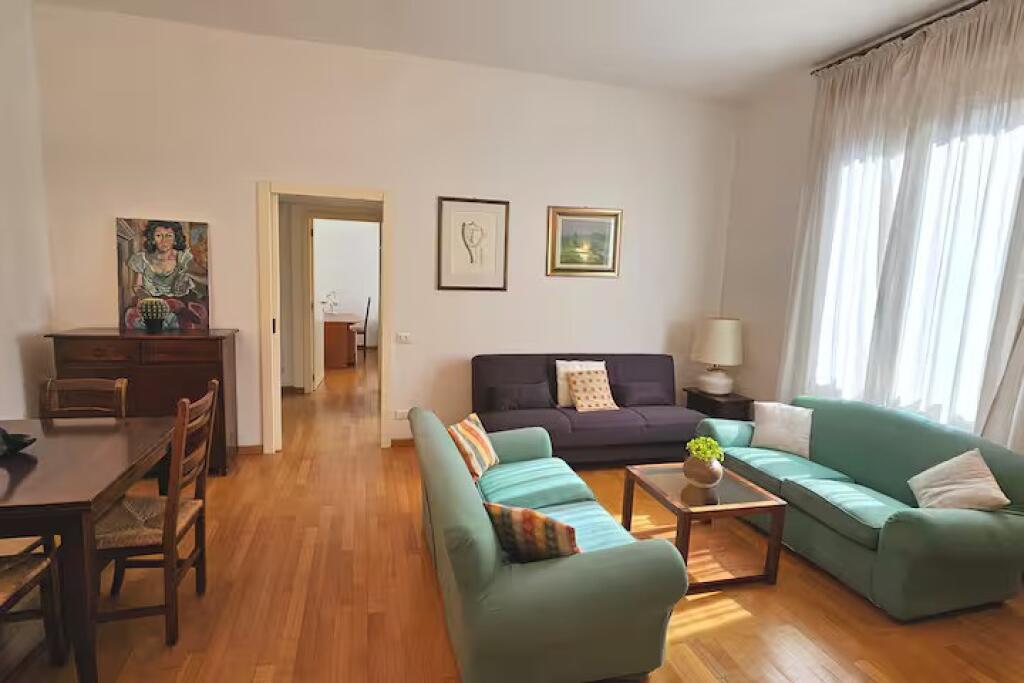 Appartamento In Affitto 3+1 In Via Durazzo (ID B23146) Tirana