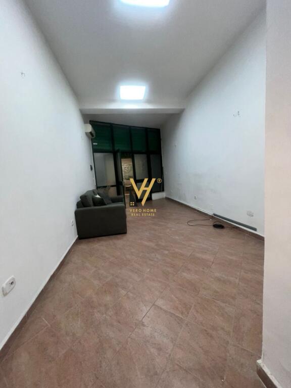 OFFICE 25M2 FOR RENT AT FORMER EXHIBITION 280 EURO