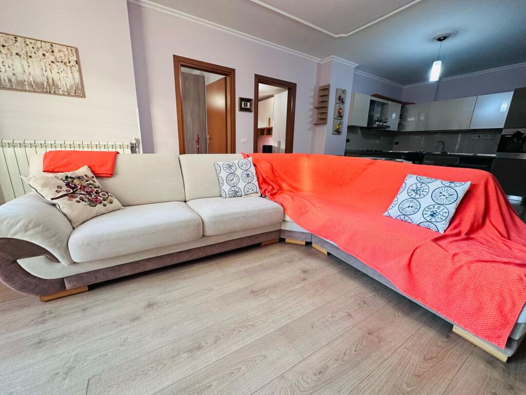 Jepet me qera🔥  Apartament 2+1+2 ballkon +2tualete   ⛳️Xhamia e tabakeve
