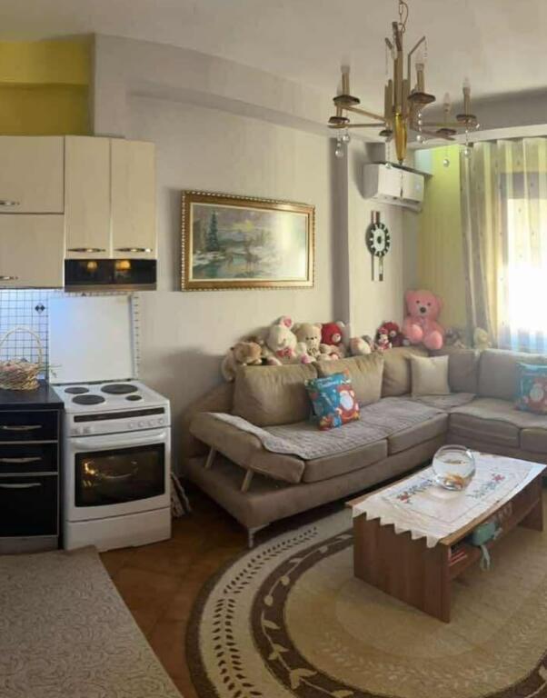 Shitet Apartament 1+1 - Astir, pranë ARC Hotel