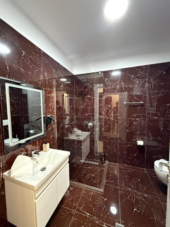 Appartamento 2+1 in Affitto – Vicino alla Scuola ”Drita e Dijes”, Vlora
