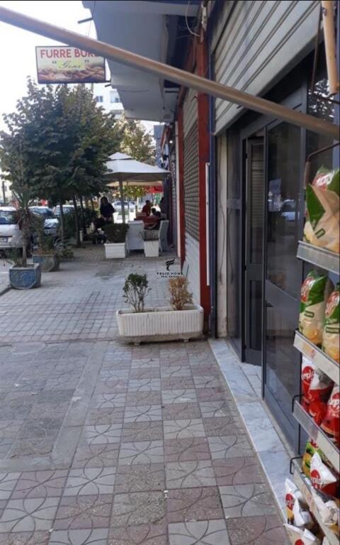 DYQAN ME QERA 40M2 RRUGA BARDHYL 700 EURO