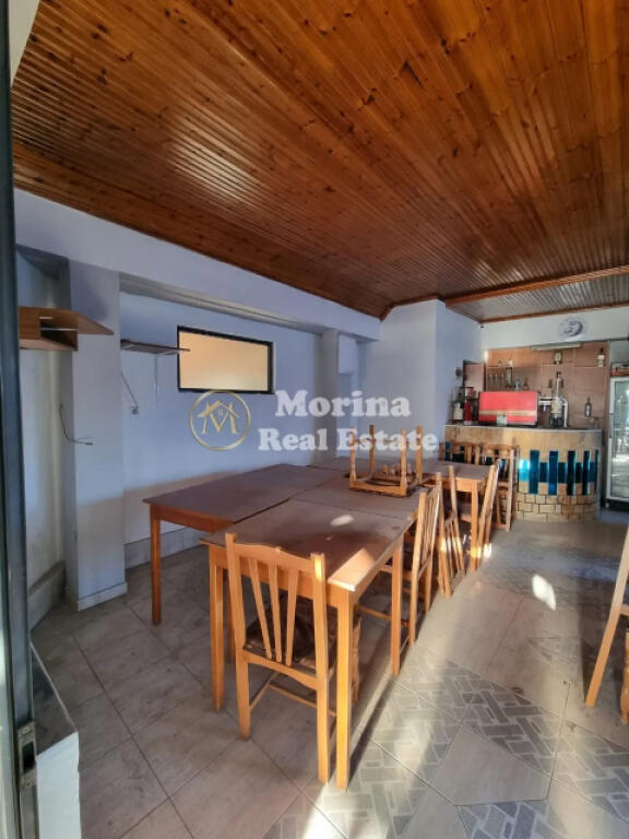 Affitto Locale Commerciale, Unaza e Re, 400 Euro/mese