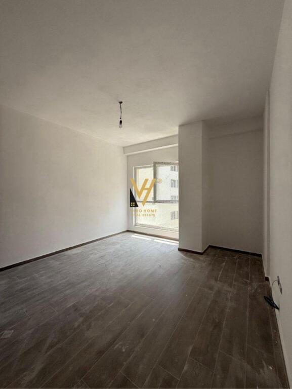 OFFICE 70M2 FOR RENT AT AURA COMPLEX, ZOGU I ZI 450 EURO