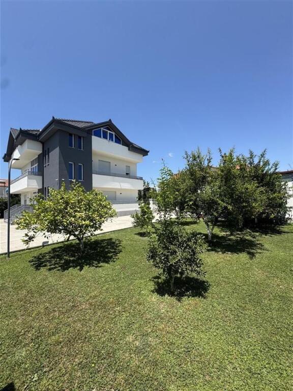 VILLA IN AFFITTO 400 M2 QTU 2.000 EURO