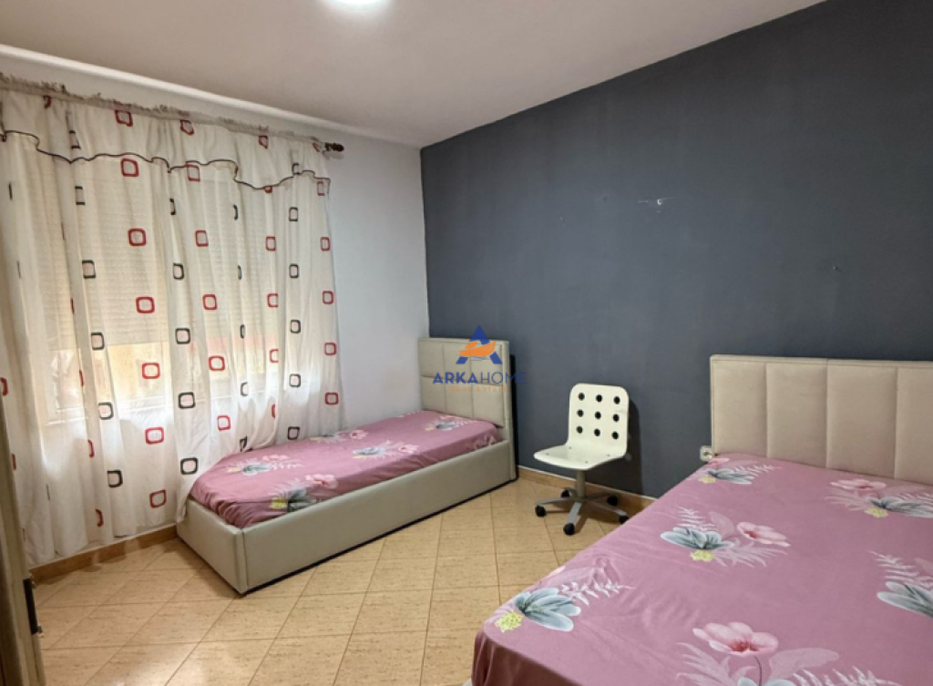 APPARTAMENTO IN AFFITTO 2+1+BALCONE "COMUNE DI PARIGI" 700 EURO.