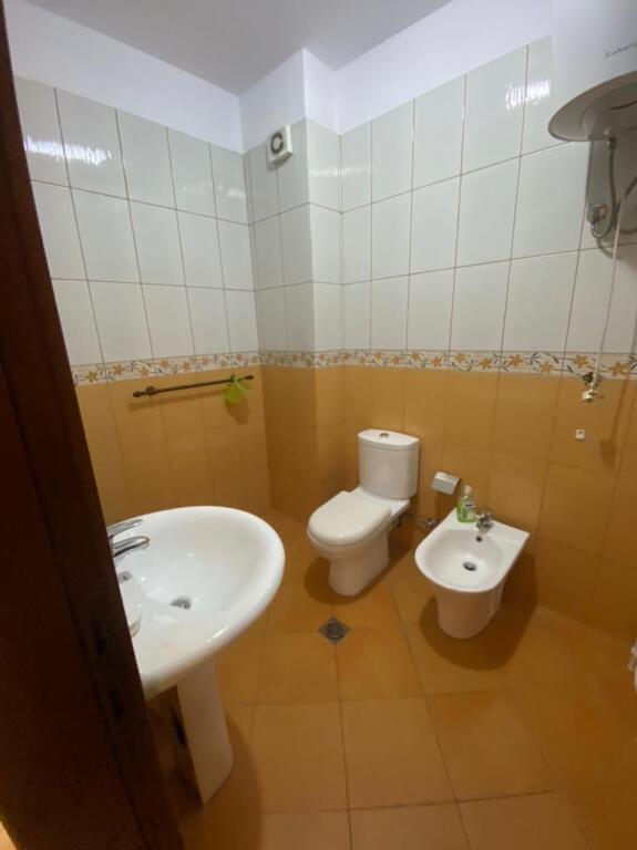 3+1,empty,dry lake,600 euros,additional parking offered