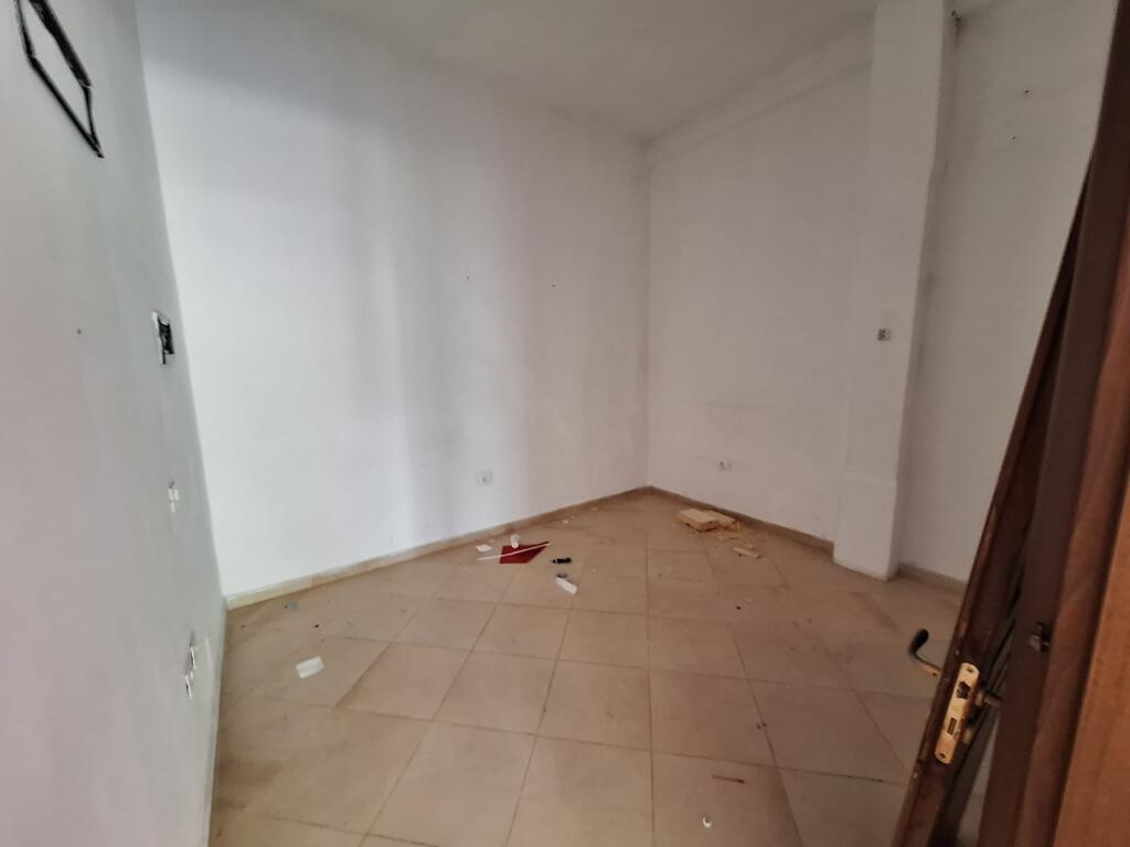 Vendesi due negozi annessi a Misto Mame 114 m2