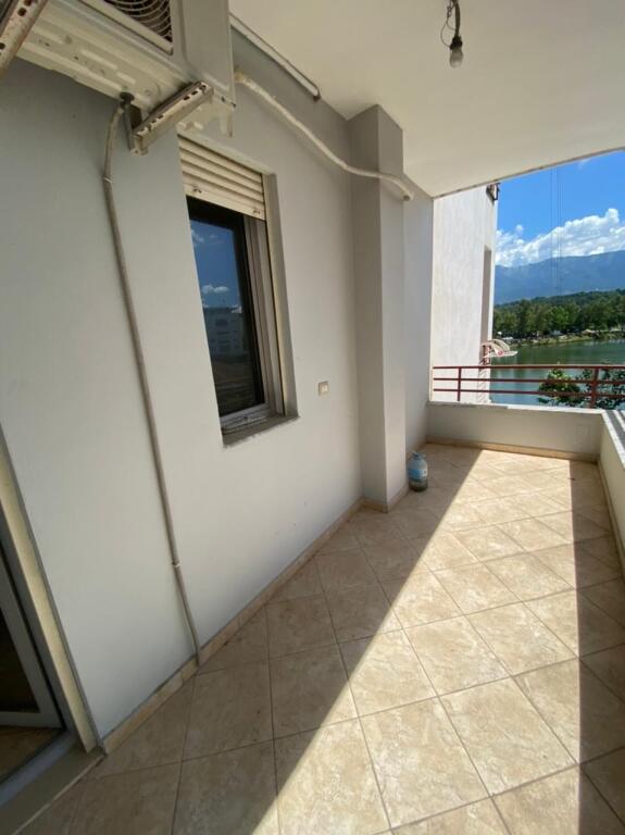 3+1,empty,dry lake,600 euros,additional parking offered