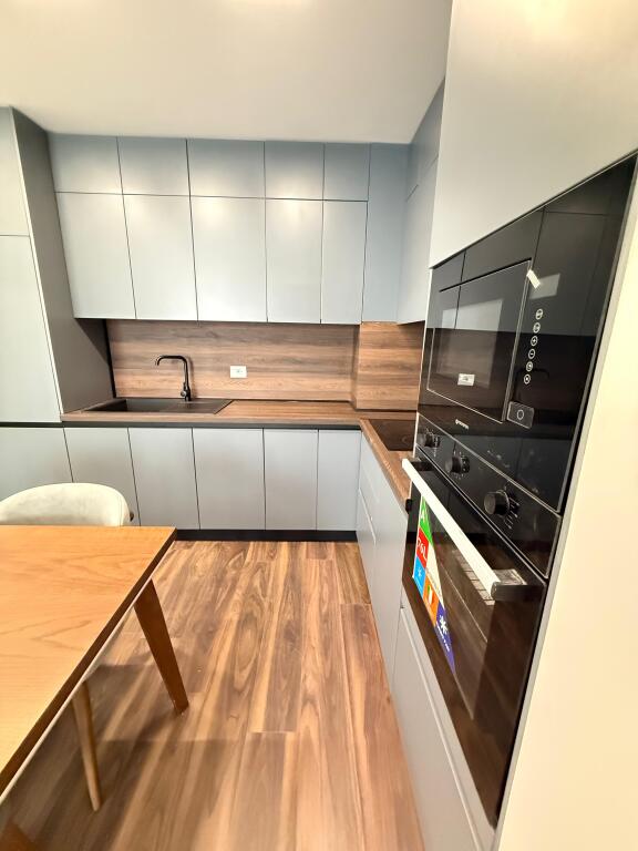 Apartament me qera 2+1 tek fusha e Aviacionit