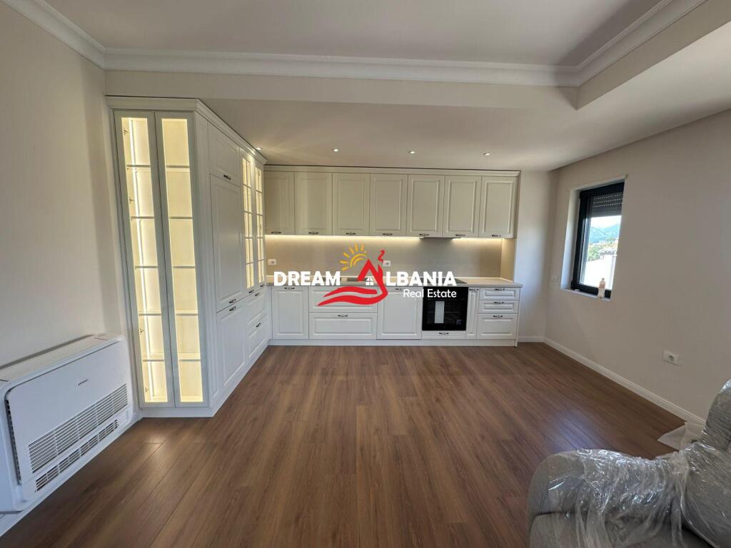Super Apartment 3+1+2 for sale at Residenca Kodra e Diellit 2 near British High School (ID 4131461)