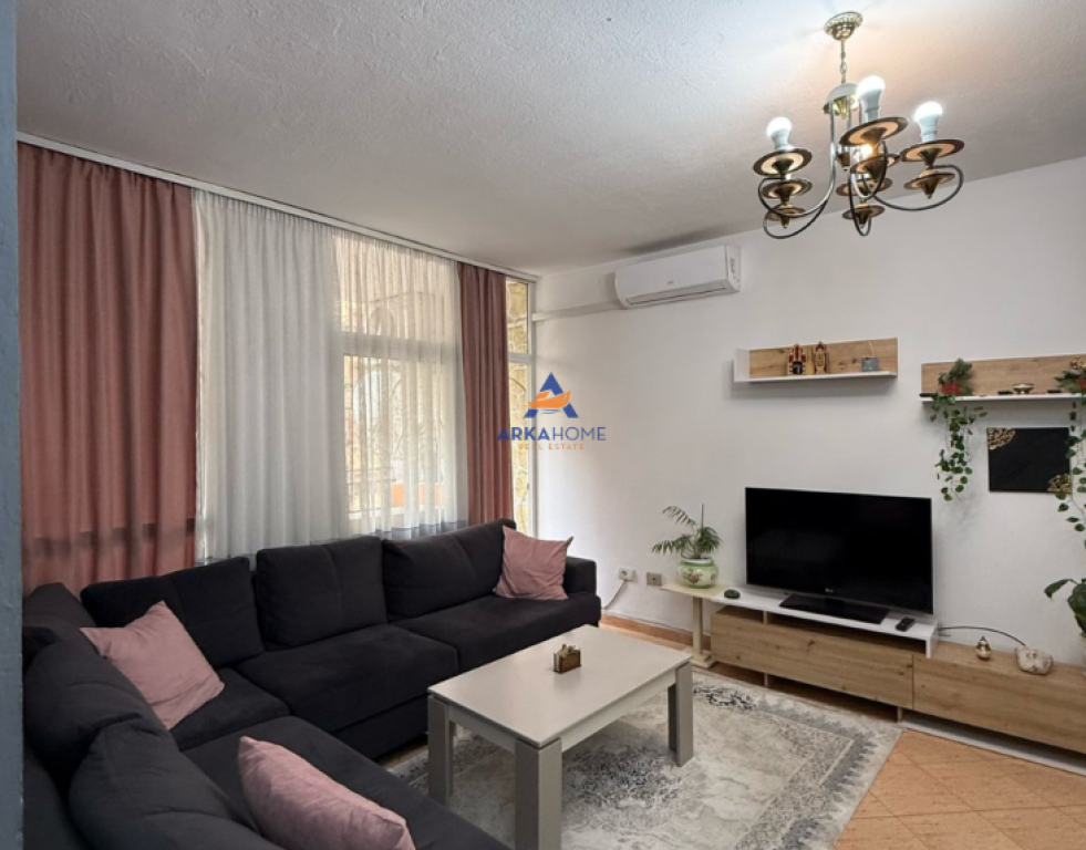 APPARTAMENTO IN AFFITTO 2+1+BALCONE "COMUNE DI PARIGI" 700 EURO.
