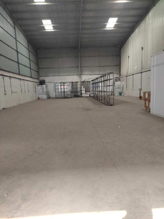 Magazine Me Qera Tek Ish-Dogana (ID BM241) Tirane