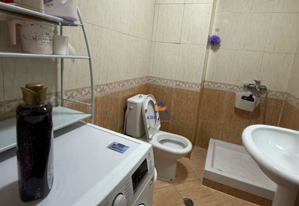 JEPET ME QERA APARTAMENT 2+1+BALLKON "TE QENDRA CONDOR" 550 EURO