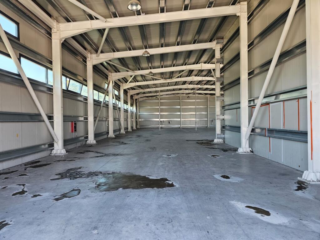 MAGAZZINI IN AFFITTO IN STRADA SECONDARIA TIRANA DURRËS