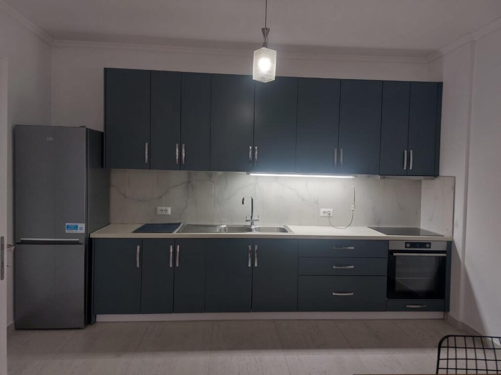 Via Dibres, affittasi appartamento 1+1! 500 Euro