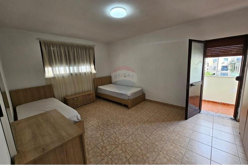 2+1 apartment for rent at Wilson Square!