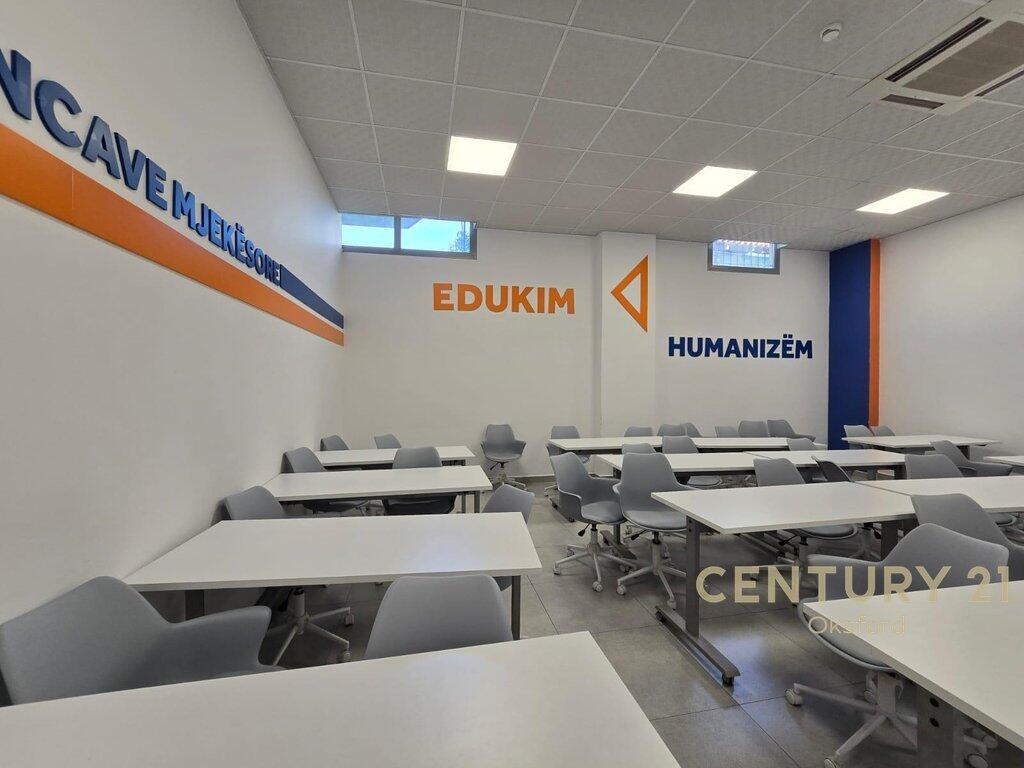 🏢 ESKLUZIVE – Jepet me Qira Godinë Multifunksionale 4-Katëshe