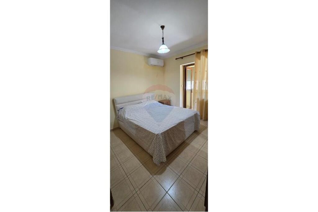 Shitet Apartament 2+1 në Rrugën Fortuzi