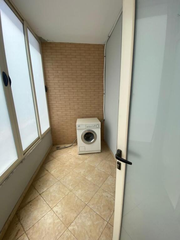 3+1,empty,dry lake,600 euros,additional parking offered