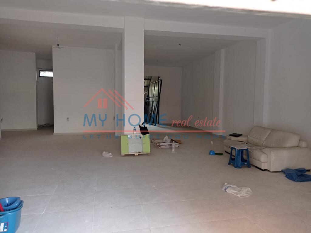 Commercial space for rent at Partizani School in Tirana