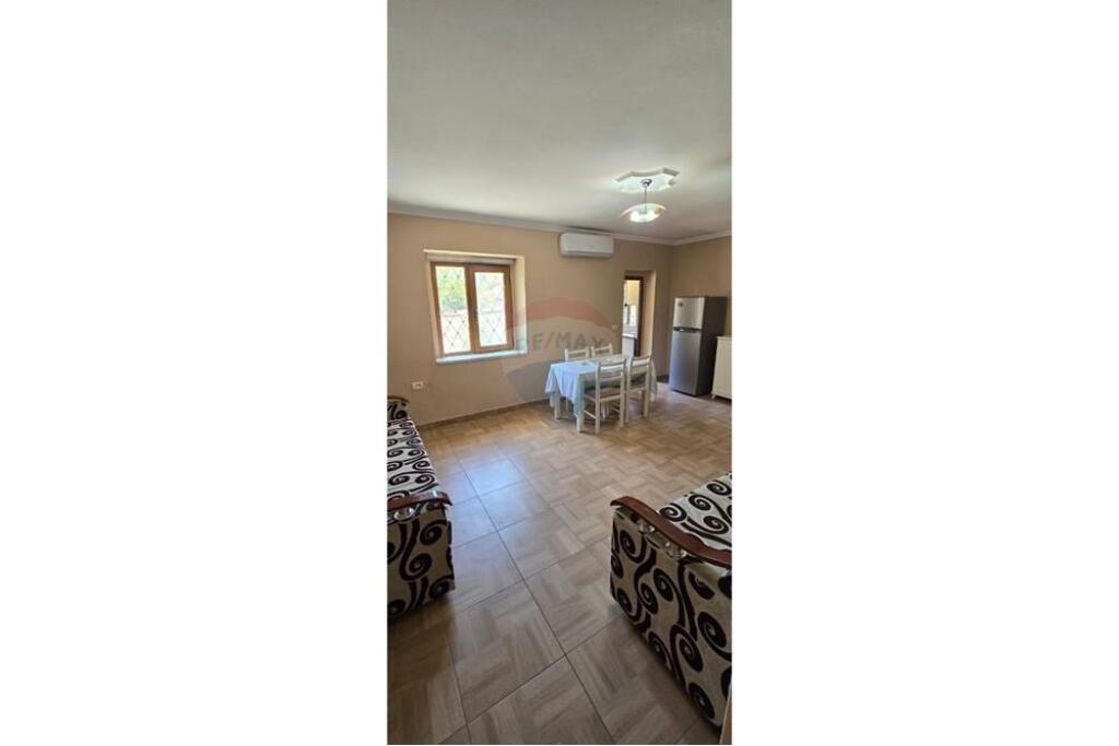 Shitet Apartament 2+1 në Rrugën Fortuzi