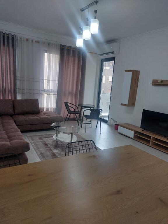 Via Dibres, affittasi appartamento 1+1! 500 Euro