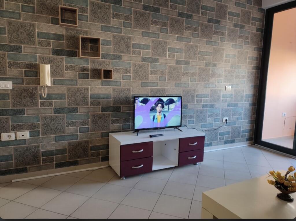 Jepet apartament 1+1 tek Xhamia e Tabakeve