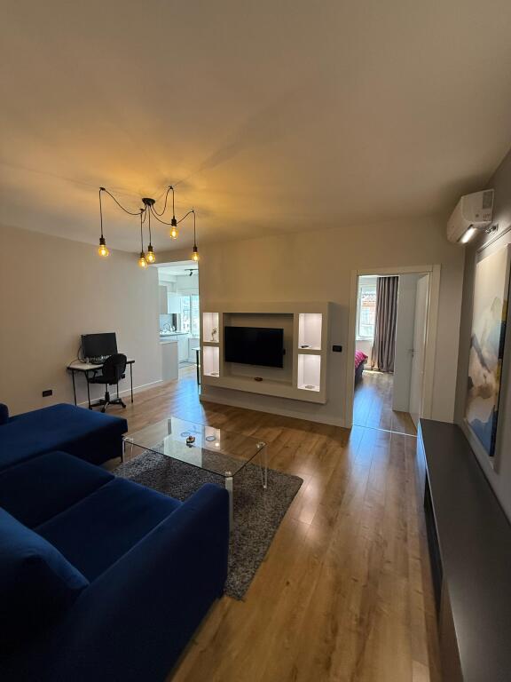 Apartment for rent 1+1 Komuna Parisit 700 Euro