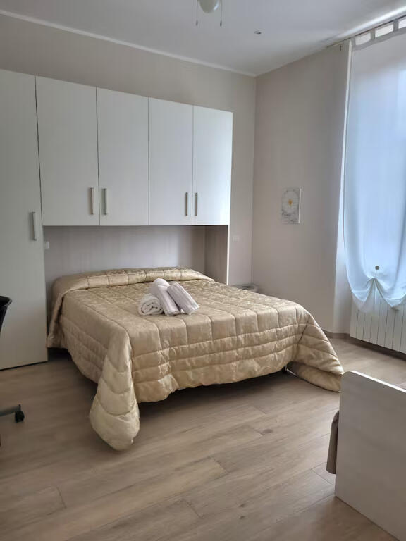 Apartament me qera 2+1 Tek 21 Dhjetori (ID B220263) Tirane